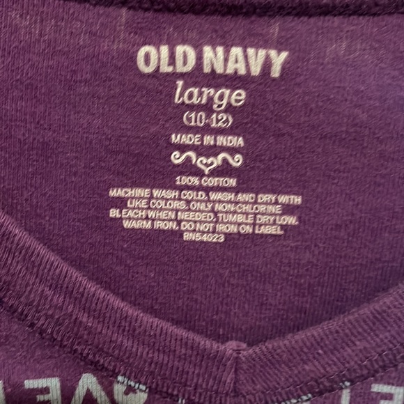 Old navy & Disney tops 2 tops size 10/12 - Picture 7 of 9